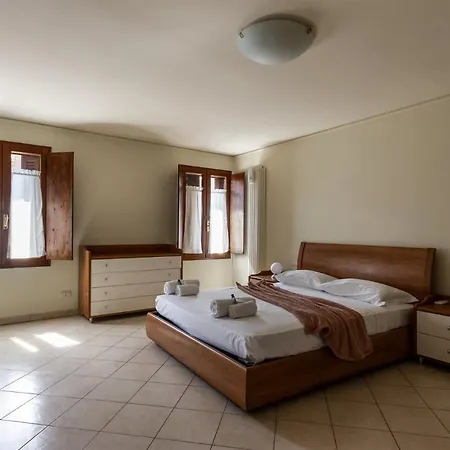 Dora - Smart Appartement Mantoue