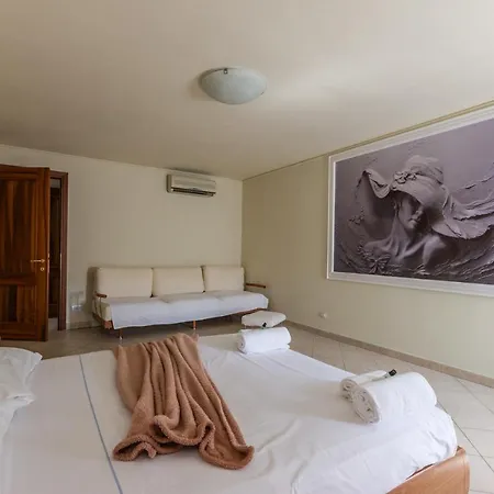 Dora - Smart Apartment *