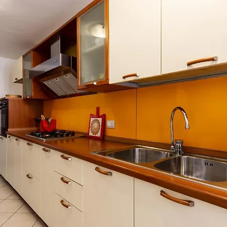 Dora - Smart Apartment *